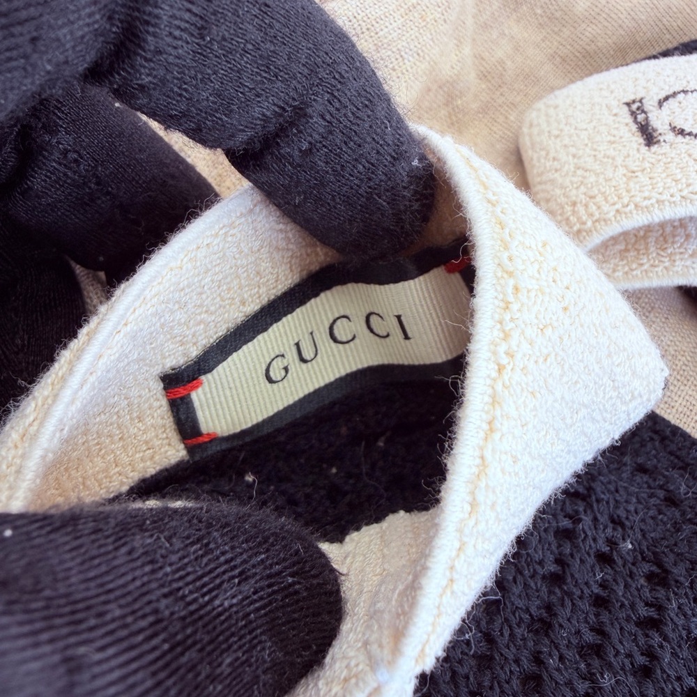 Gucci Black Crochet Fingerless Logo Gloves NWT - Picture 5 of 9